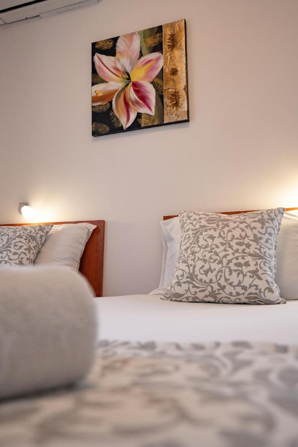 Rooms Magnolia With Pool Novalja Bagian luar foto