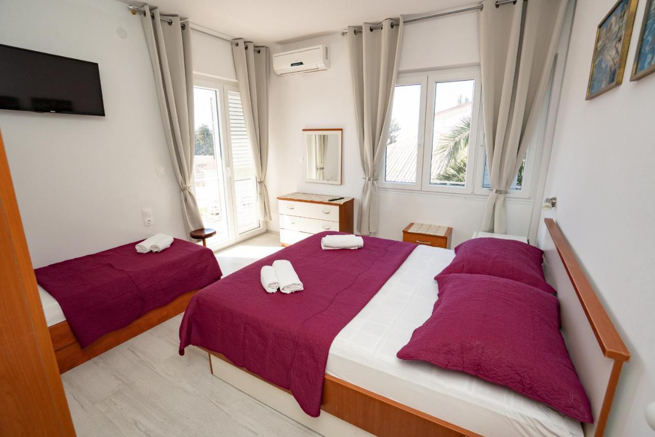 Rooms Magnolia With Pool Novalja Bagian luar foto