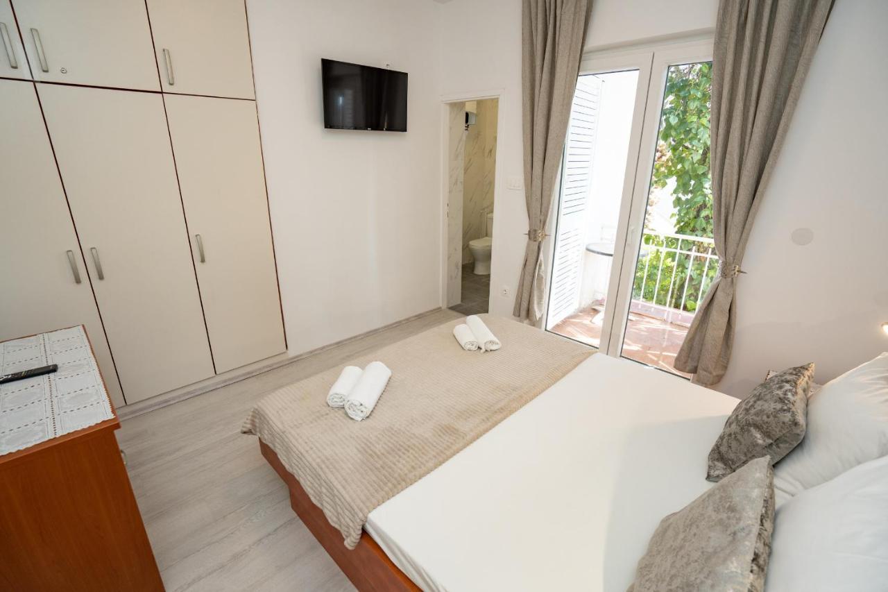Rooms Magnolia With Pool Novalja Bagian luar foto