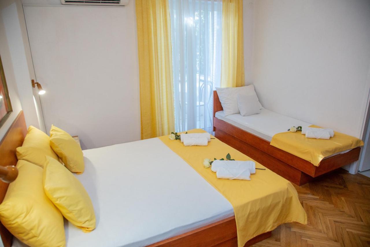 Rooms Magnolia With Pool Novalja Bagian luar foto