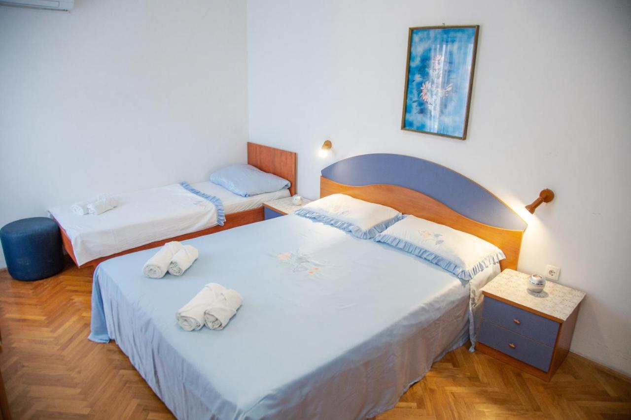 Rooms Magnolia With Pool Novalja Bagian luar foto